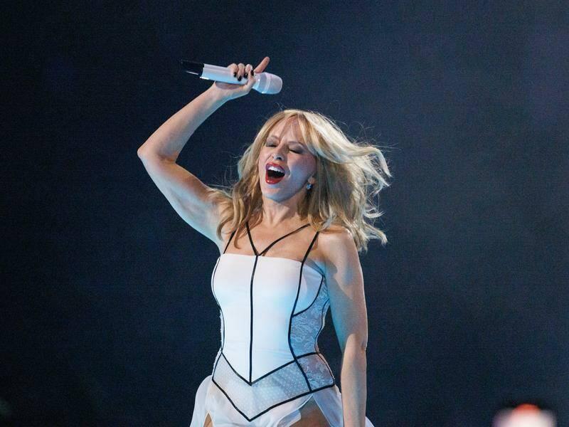 Kylie Minogue - Icónica Santa Lucía