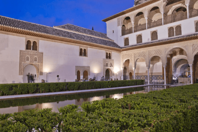 Escenario Patio de los Arrayanes