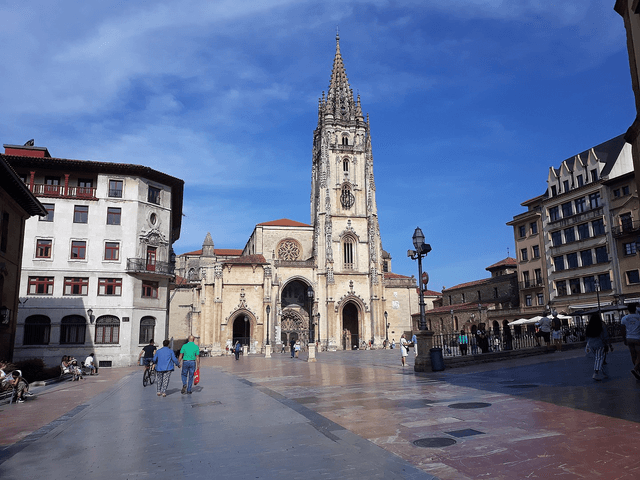Oviedo city image