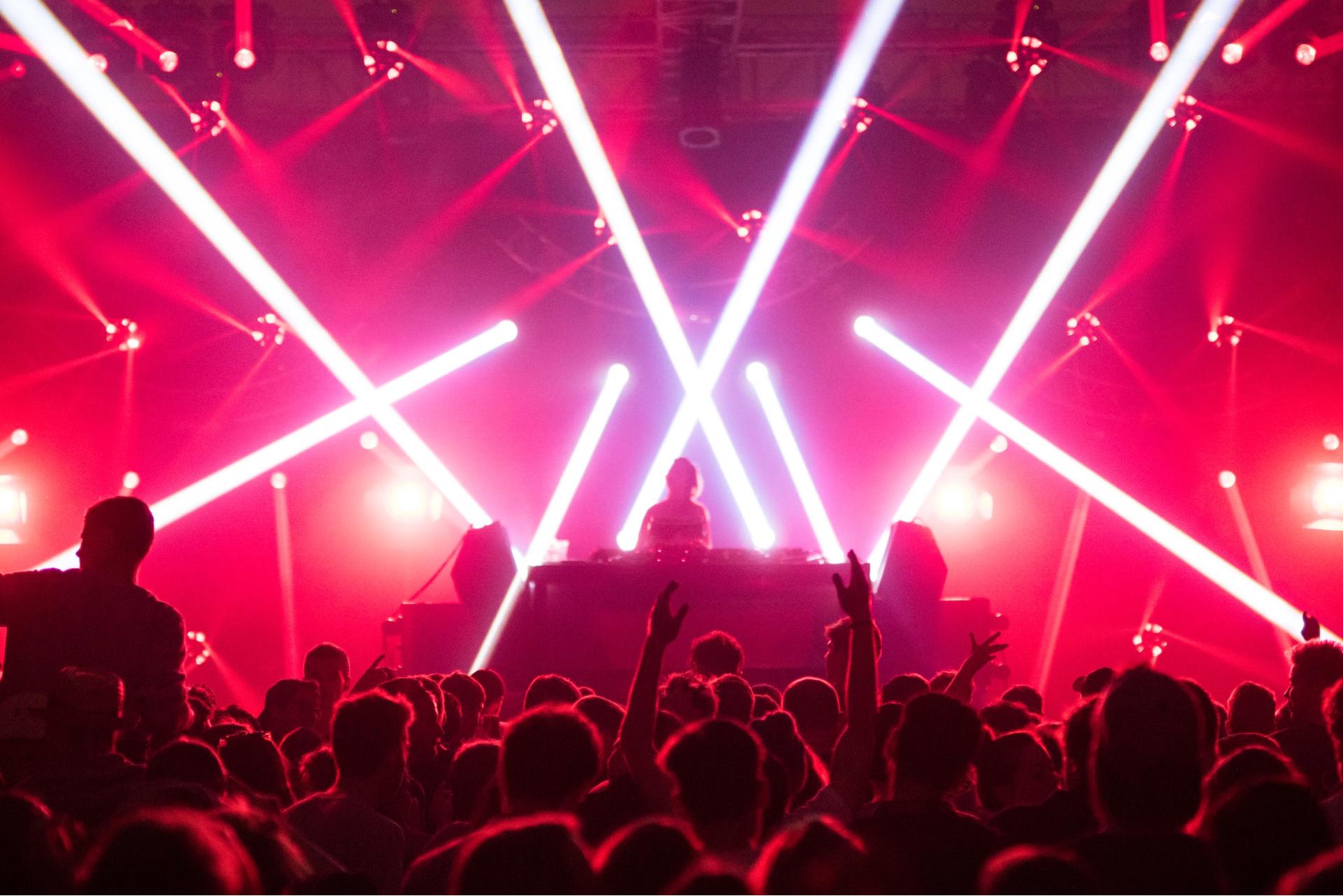 Stage Live Boat Party