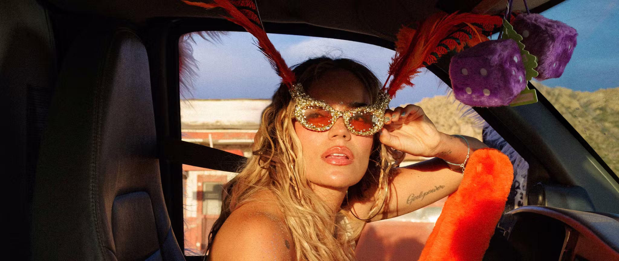 Karol G - Viajando Por El Mundo Tropitour 2027