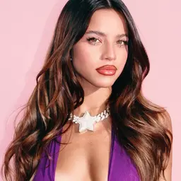 Emilia Mernes's profile