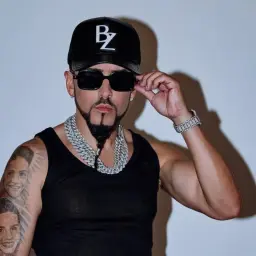 Yandel's profile